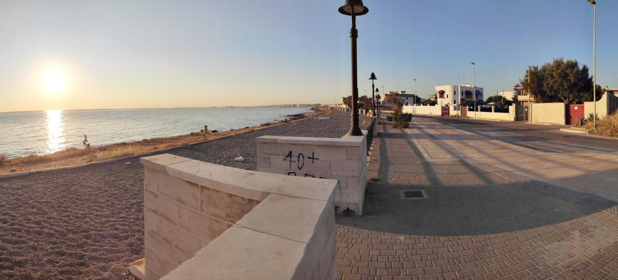 Seagull - Front And Sea View & Airport Apartamento Bari
